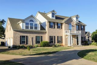 2405 SW 113th Terrace, Moore, OK 73170