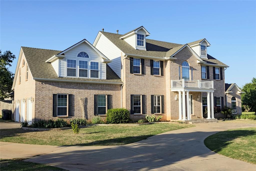 2405 SW 113th Terrace, Moore, OK 73170