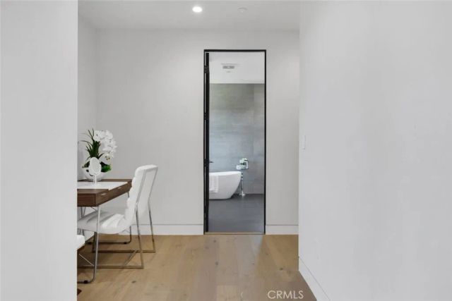4545 Stern Avenue, Sherman Oaks, CA 91423