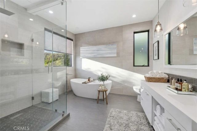 4545 Stern Avenue, Sherman Oaks, CA 91423