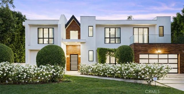 4545 Stern Avenue, Sherman Oaks, CA 91423