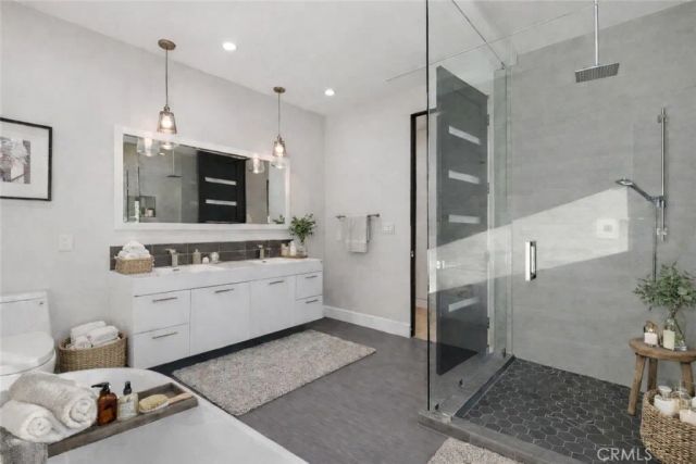 4545 Stern Avenue, Sherman Oaks, CA 91423