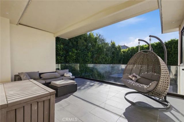 4545 Stern Avenue, Sherman Oaks, CA 91423