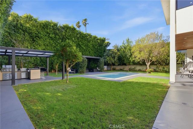 4545 Stern Avenue, Sherman Oaks, CA 91423