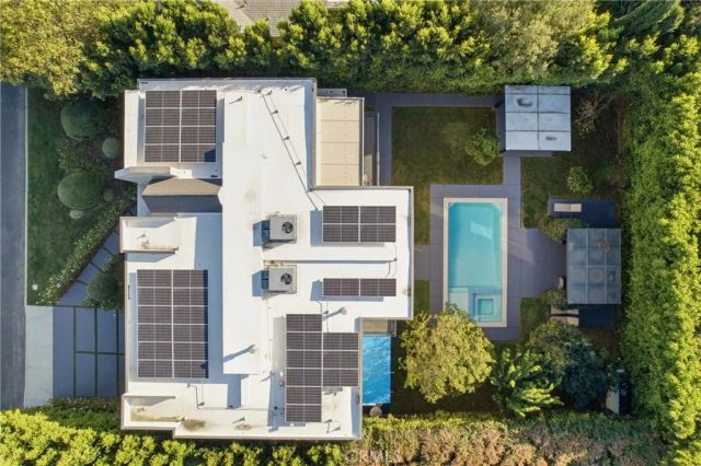 4545 Stern Avenue, Sherman Oaks, CA 91423