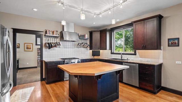 1829 W Pepper Ln, Spokane, WA 99218