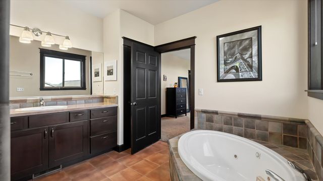 1829 W Pepper Ln, Spokane, WA 99218