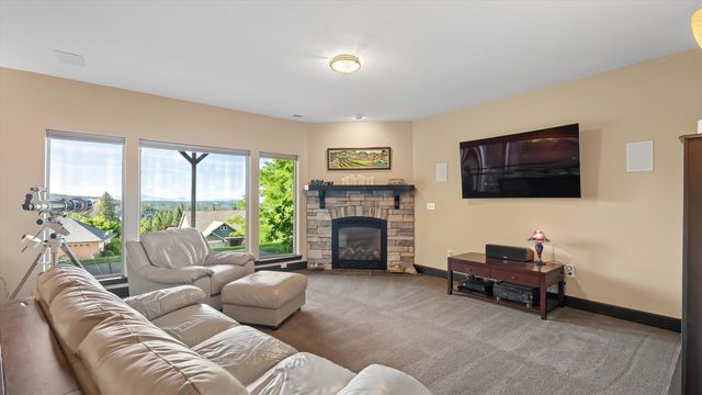 1829 W Pepper Ln, Spokane, WA 99218