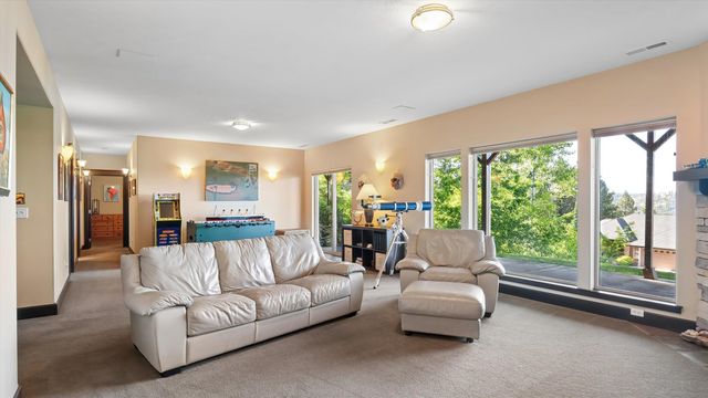 1829 W Pepper Ln, Spokane, WA 99218