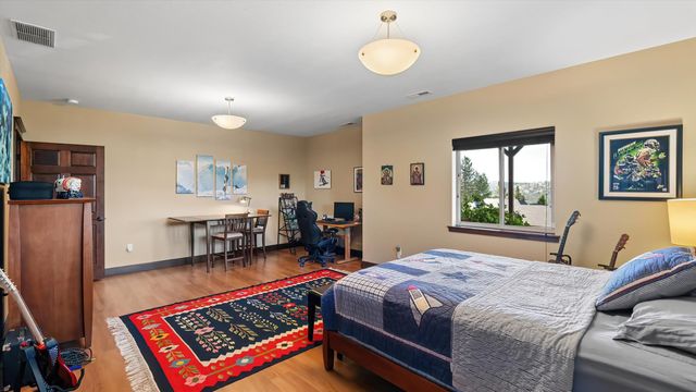 1829 W Pepper Ln, Spokane, WA 99218