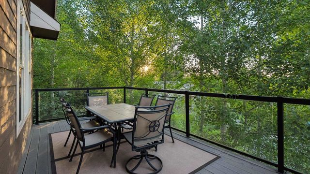 1829 W Pepper Ln, Spokane, WA 99218