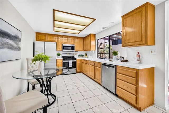 737 Congressional Road, Simi Valley, CA 93065