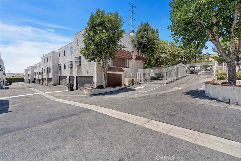 Image 19 of property listing at 12330 Osborne St. 75, Pacoima, CA 91331
