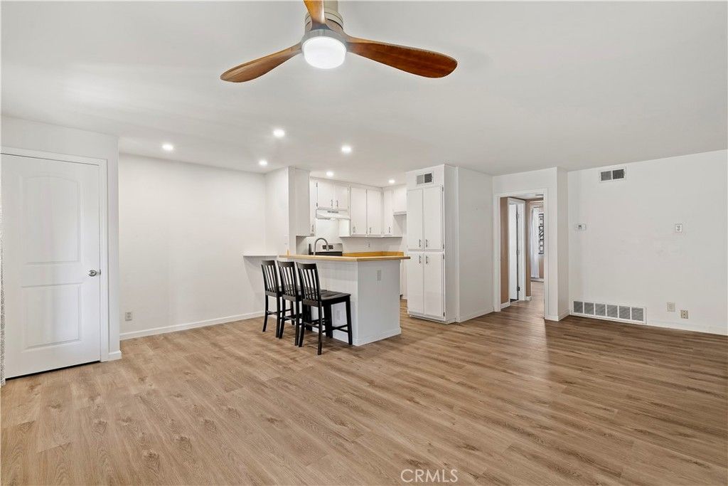 Image 3 of property listing at 12330 Osborne St. 75, Pacoima, CA 91331