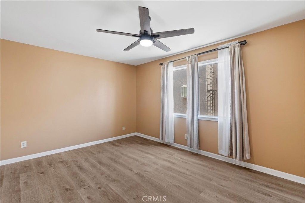 Image 7 of property listing at 12330 Osborne St. 75, Pacoima, CA 91331