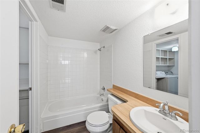 12450 E Cornell Avenue 104, Aurora, CO 80014