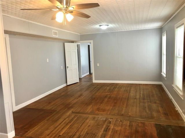1109 N Pruett Street, Baytown, TX 77520