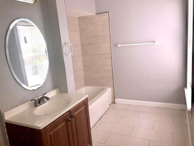 1109 N Pruett Street, Baytown, TX 77520