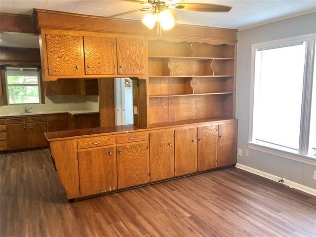 1109 N Pruett Street, Baytown, TX 77520