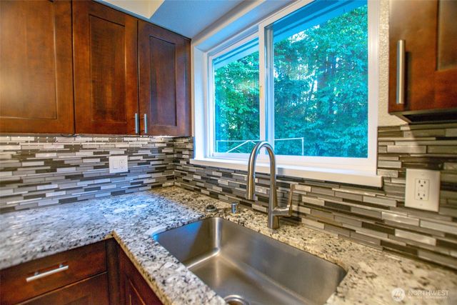 55 Meadowood Drive, Elma, WA 98541