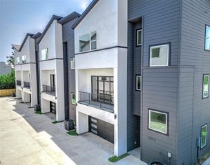 3209 St Emanuel Street B, Houston, TX 77004