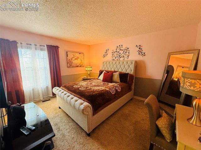 2035 Sussex Lane, Colorado Springs, CO 80909