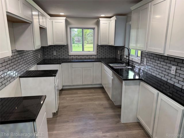 4249 Calkins Road, Flint Charter Township, MI 48532
