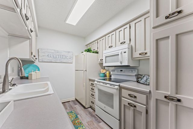 334 Lakeview Avenue, Long Lake, MN 55356