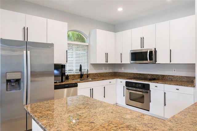 6323 VISTA VERDE DRIVE E, St Petersburg, FL 33707