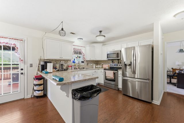 942 Lavergne Ln, La Vergne, TN 37086