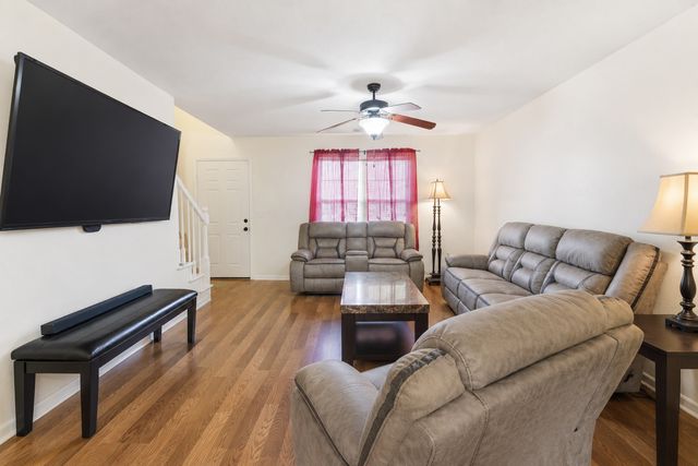942 Lavergne Ln, La Vergne, TN 37086