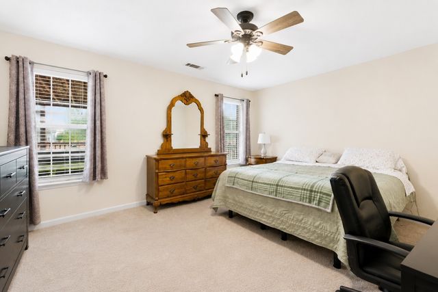 942 Lavergne Ln, La Vergne, TN 37086