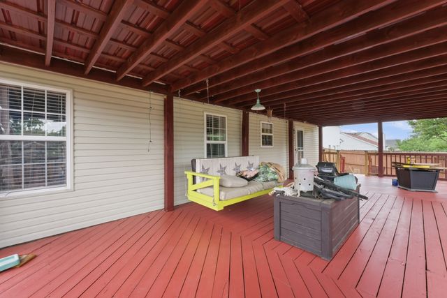 942 Lavergne Ln, La Vergne, TN 37086