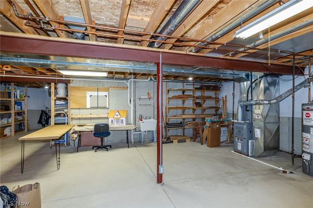 18340 Crystal Lakes Drive, North Royalton, OH 44133