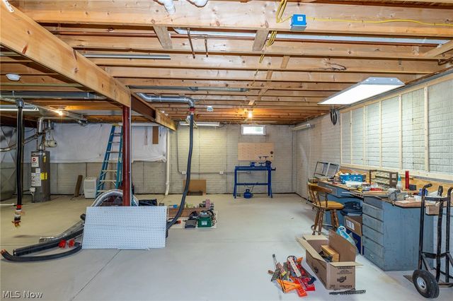 18340 Crystal Lakes Drive, North Royalton, OH 44133