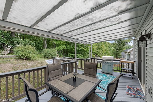 18340 Crystal Lakes Drive, North Royalton, OH 44133