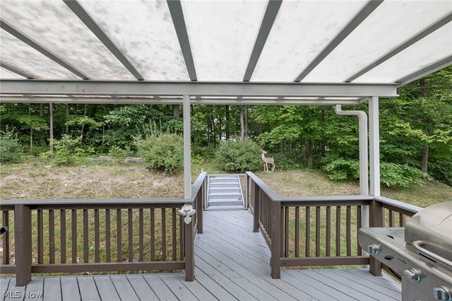 18340 Crystal Lakes Drive, North Royalton, OH 44133