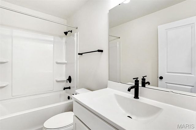 4933 Nadine Lane, St Louis, MO 63129