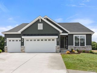 4933 Nadine Lane, St Louis, MO 63129