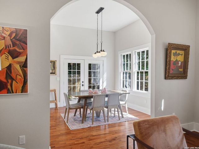247 E Woodlawn Avenue, San Antonio, TX 78212