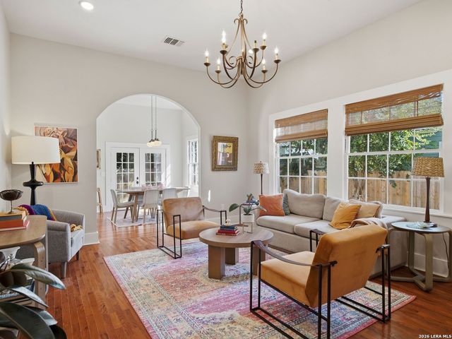 247 E Woodlawn Avenue, San Antonio, TX 78212
