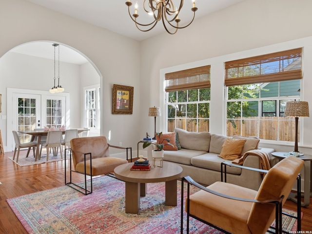 247 E Woodlawn Avenue, San Antonio, TX 78212