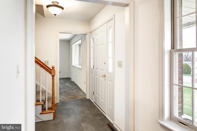 1806 BRIARCREEK LN, Middletown, PA 17057