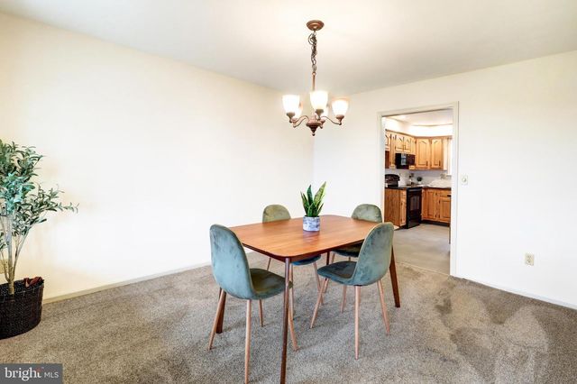 1806 BRIARCREEK LN, Middletown, PA 17057