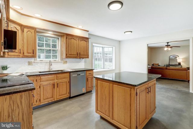 1806 BRIARCREEK LN, Middletown, PA 17057