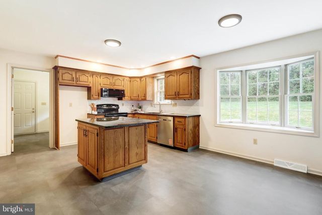 1806 BRIARCREEK LN, Middletown, PA 17057