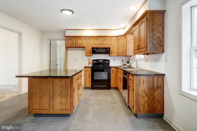 1806 BRIARCREEK LN, Middletown, PA 17057