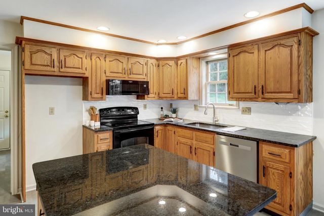 1806 BRIARCREEK LN, Middletown, PA 17057