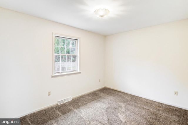 1806 BRIARCREEK LN, Middletown, PA 17057