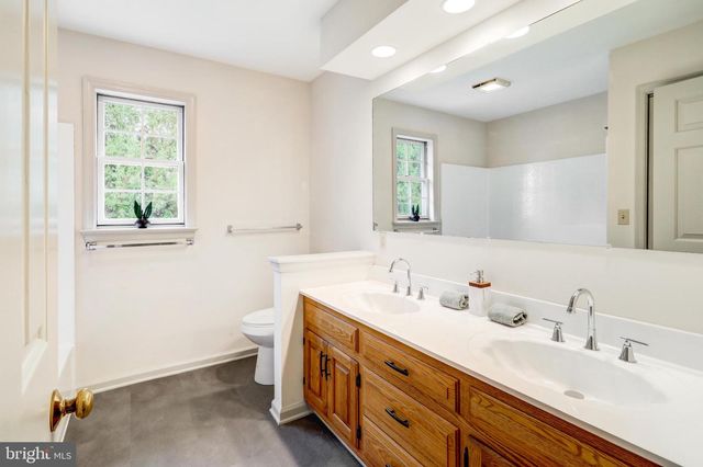 1806 BRIARCREEK LN, Middletown, PA 17057